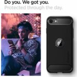 SPIGEN-RUGGED-ARMOR-IPHONE-SE-2020-BLACK-6.jpg